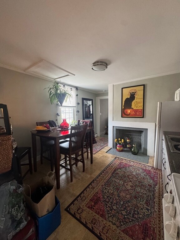 Building Photo - 198 Main St