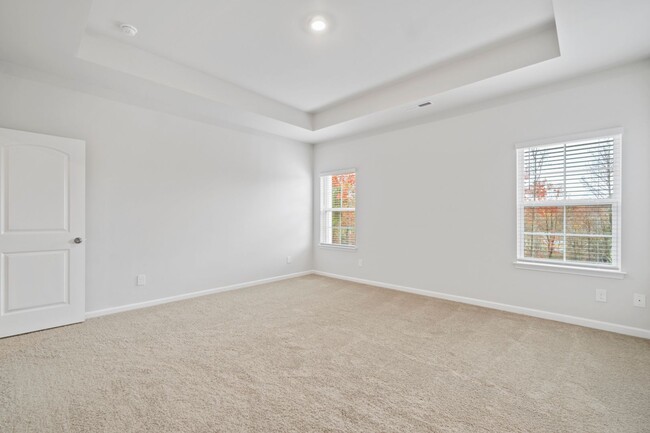 Building Photo - Like Brand New Luxury Townhome in Matthews!