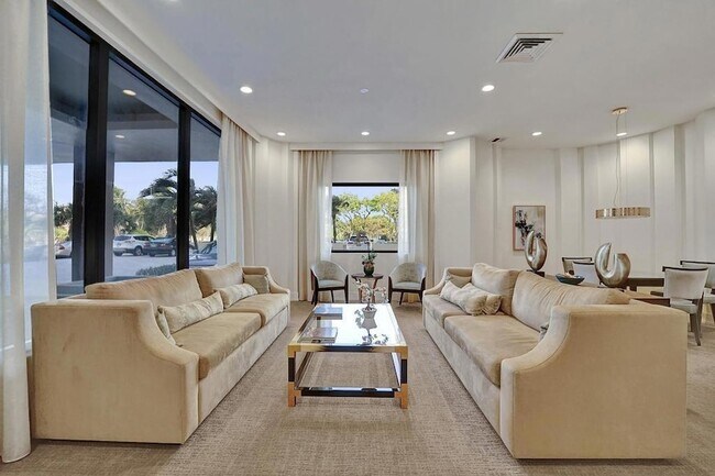 Building Photo - 2000 S Ocean Blvd