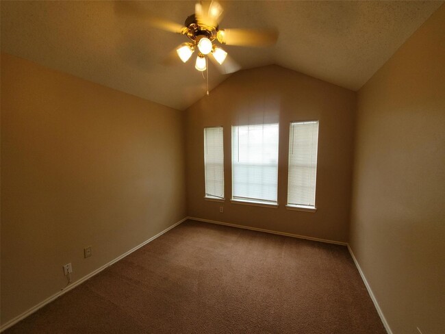 Building Photo - Lovely Garland Home over 1700 sqft!