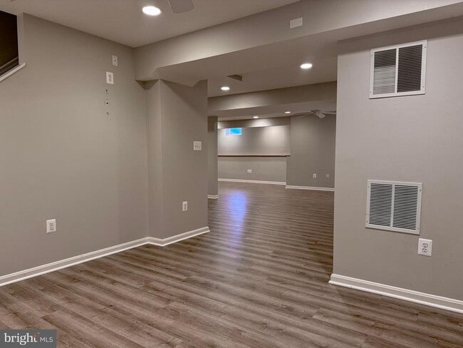 Building Photo - 25558 Dabner Dr