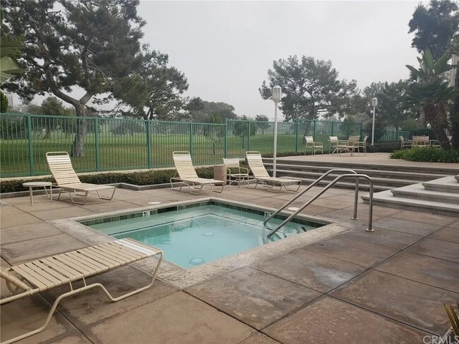 Building Photo - 208 Villa Point Dr