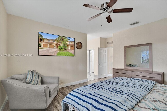 Building Photo - 3237 NW 32nd Terrace