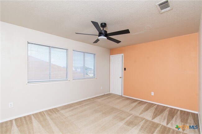 Building Photo - 5401 Jitterbug Ct
