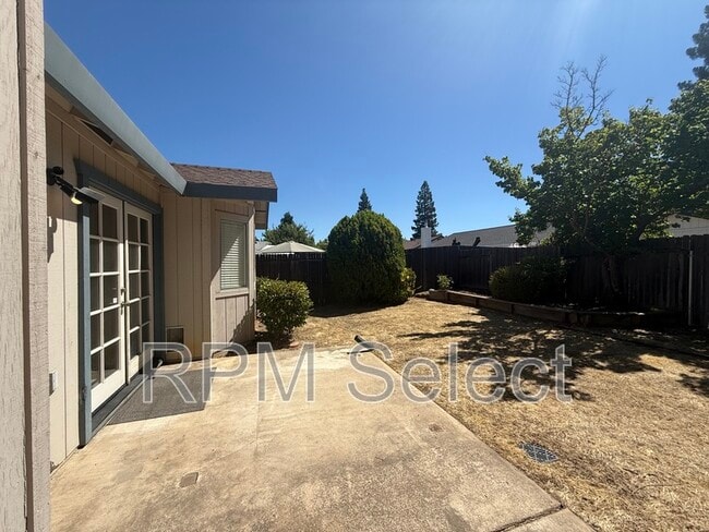 Building Photo - 2264 Americana Dr