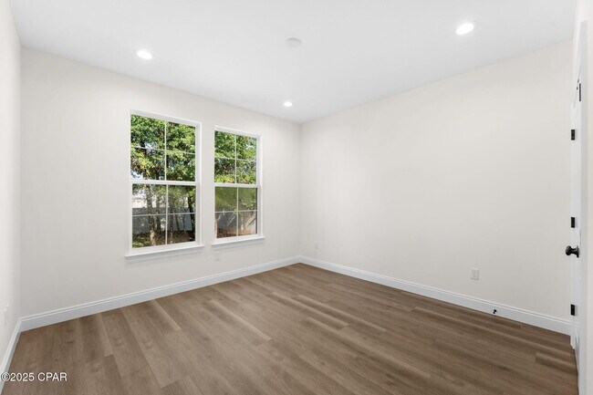 Building Photo - 2963 Frankford Ave