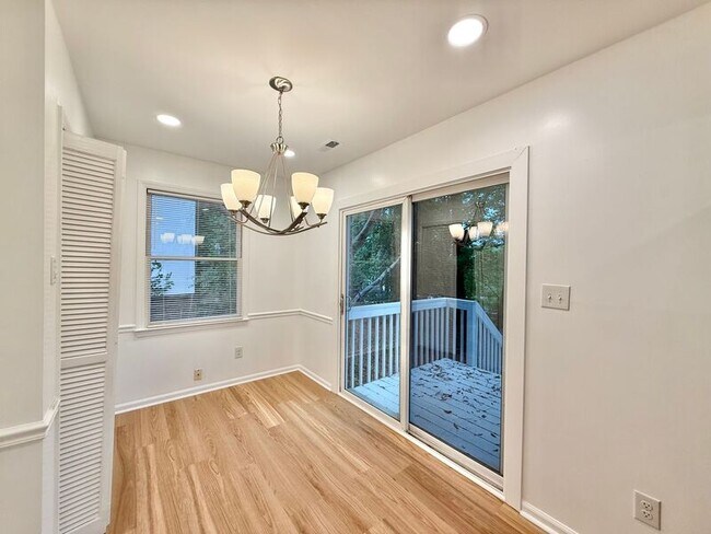 Building Photo - 209 Bramble Ct