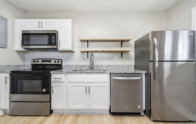Building Photo - Renovated 2 Bedroom Jacksonville Heights Duplex Apartment