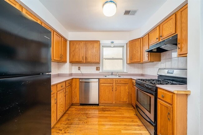 Primary Photo - 38 W 20th St