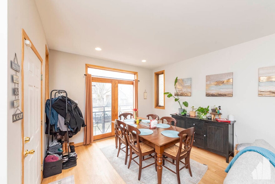 Building Photo - 1401 N Artesian Ave