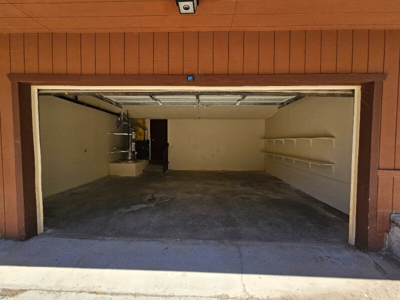 Building Photo - 2321 Birchwood Way