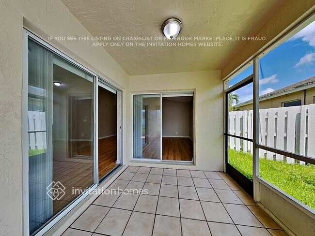 Building Photo - 224 W Riverbend Dr