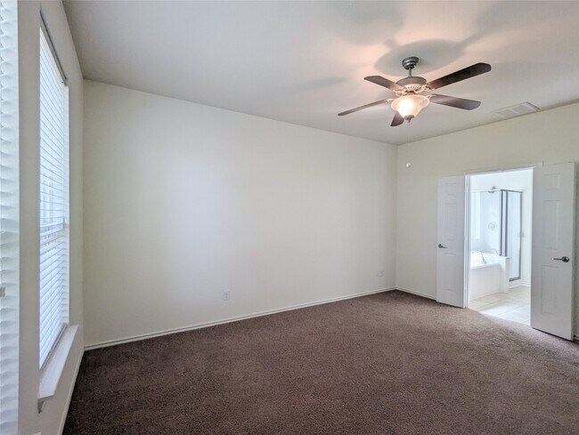 Building Photo - 6223 Summerfield Glade Ln