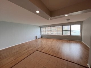Building Photo - 6157 N Sheridan Rd