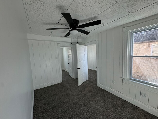 Building Photo - 4 BEDROOM HOME AVAILABLE NOW!!