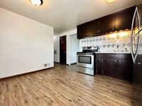 Building Photo - Charming 3 Bedroom 1 Bath Single Family Ho...