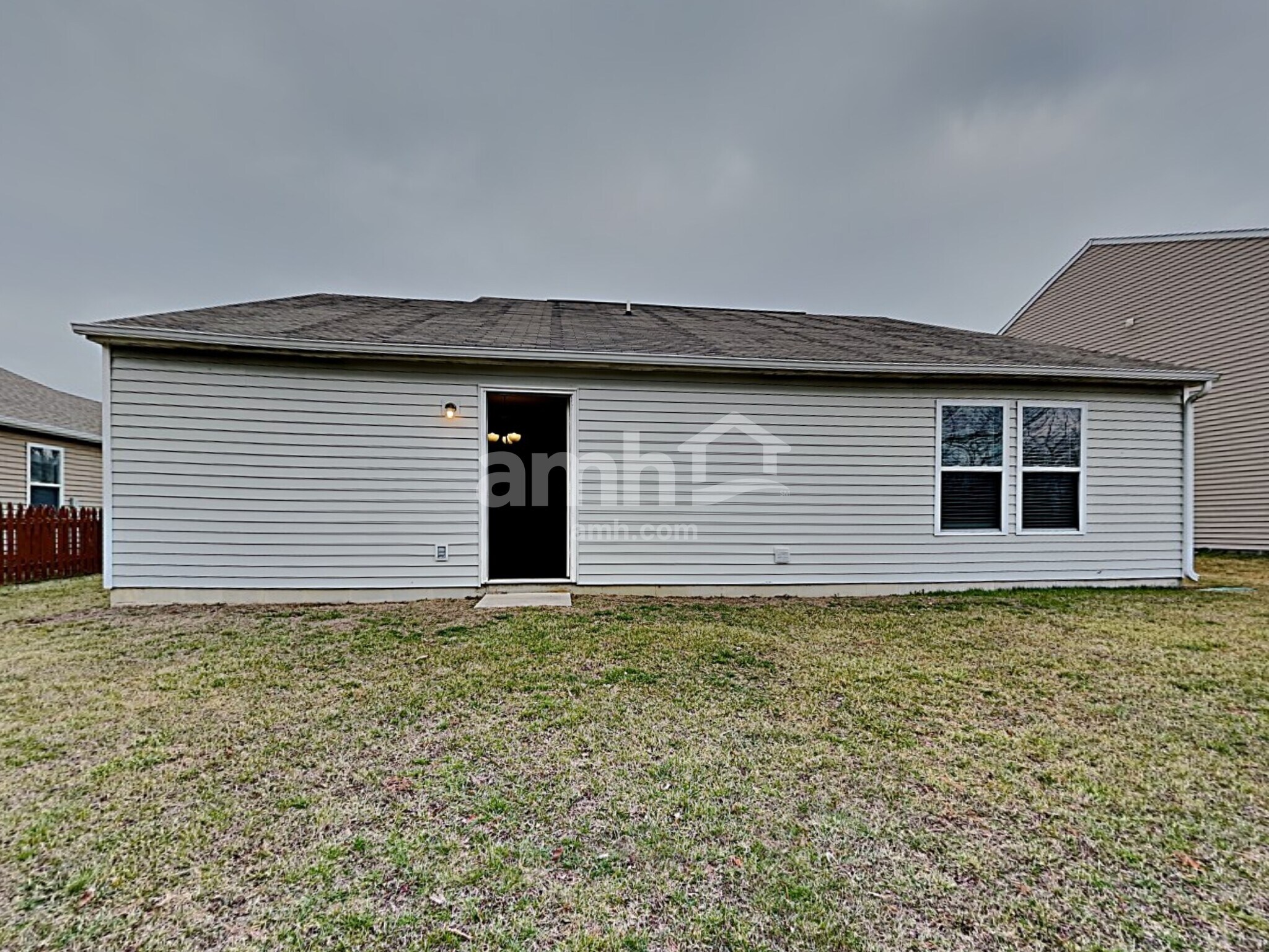 Building Photo - 2289 Seven Peaks Dr