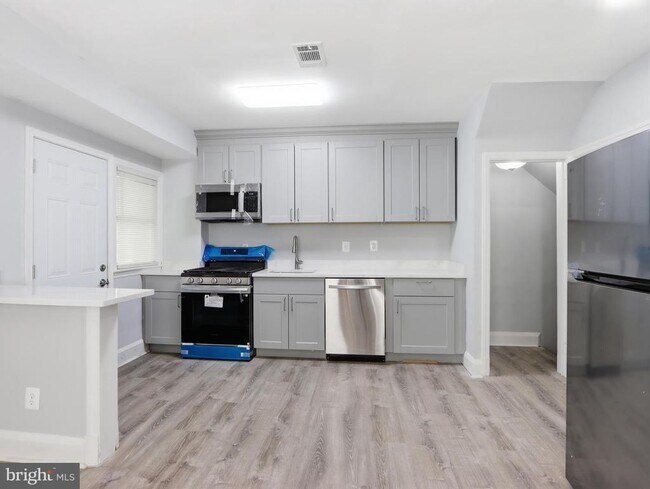 Building Photo - 5112 Crosswood Ave