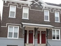 Building Photo - Recently renovated apartment waiting for new tenant