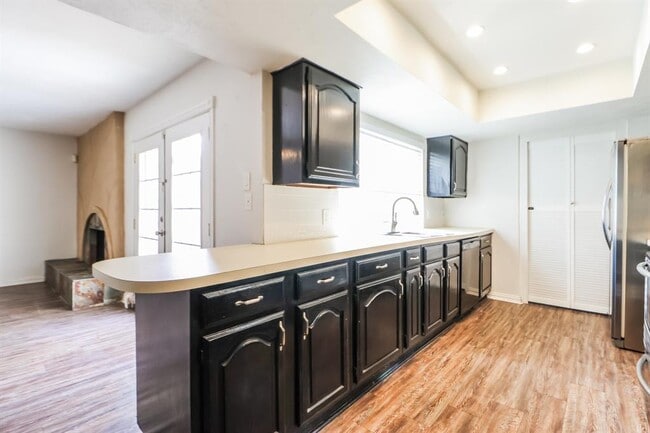 Building Photo - 3811 Broken Elm Dr