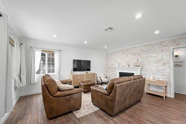 Building Photo - 586 Del Mar Ave