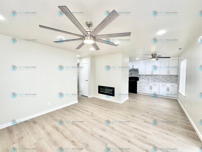 Building Photo - Newly Renovated downstairs Condo