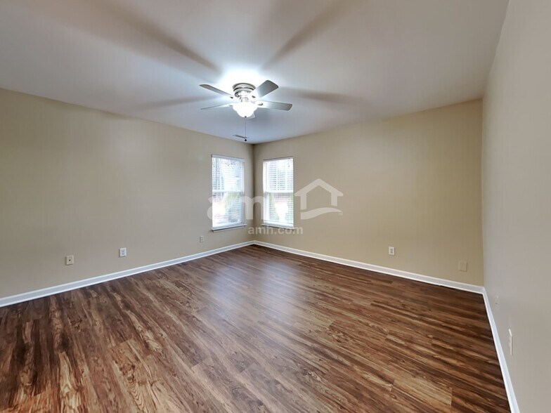 Building Photo - 3801 Satinleaf Dr