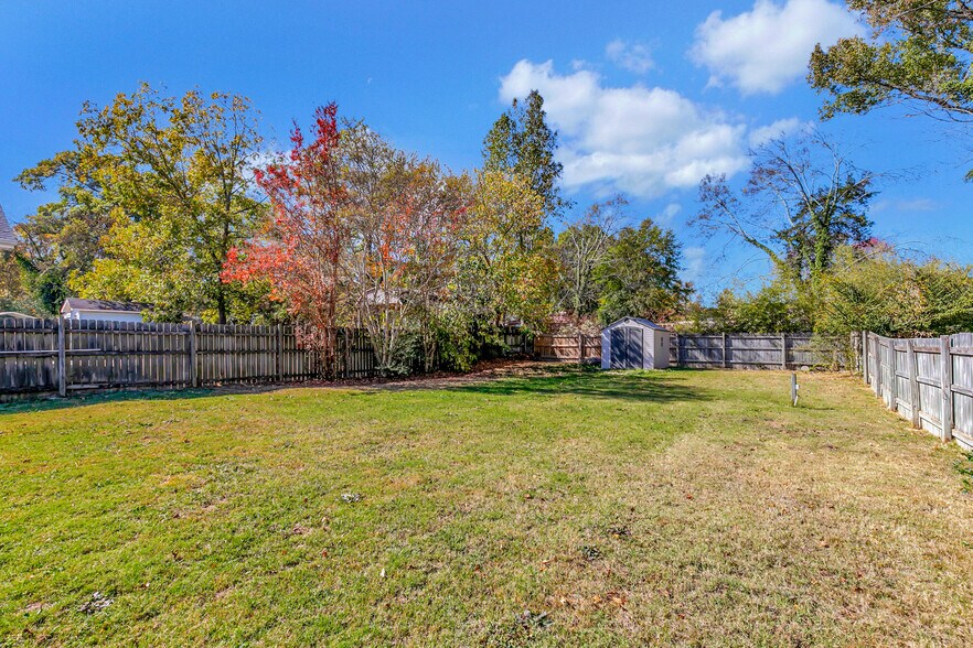 Building Photo - 1549 Cora Dr