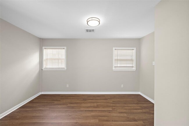 Building Photo - 234 W 27th St