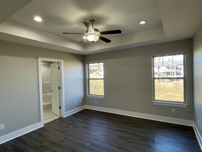 Building Photo - Built in 2020! 3 Bed 2 Bath w/ FENCE and UF Walk Out Basement