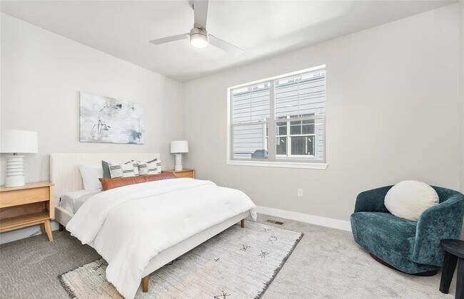 Building Photo - Amazing Jefferson Park 2 Bed / 4 bath Dupl...