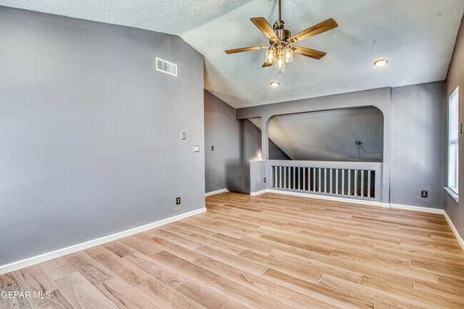 Building Photo - 12325 Tierra Bella Dr