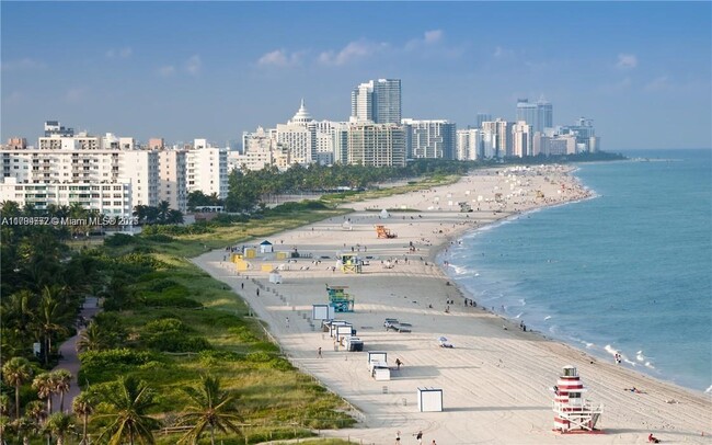 Building Photo - 1800 Collins Ave