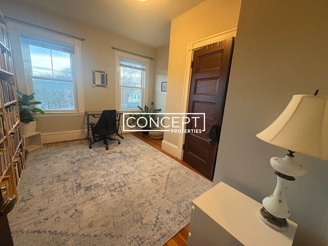 Building Photo - 107 Oxford St