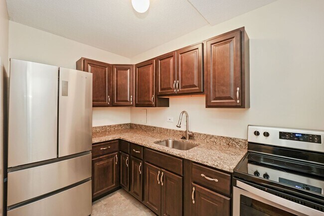 Building Photo - One month free rent with a lease start date on or before February 28th, 2026! 1 bedroom 1 bathroo...