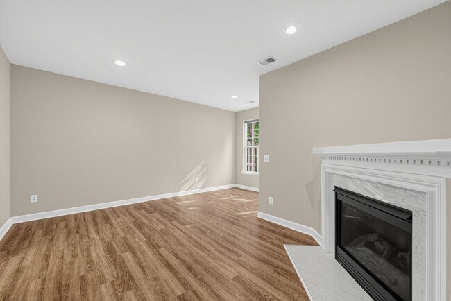 Building Photo - 7589 Great Swan Ct