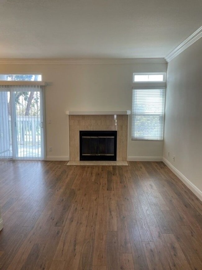 Building Photo - 72 Campton Pl