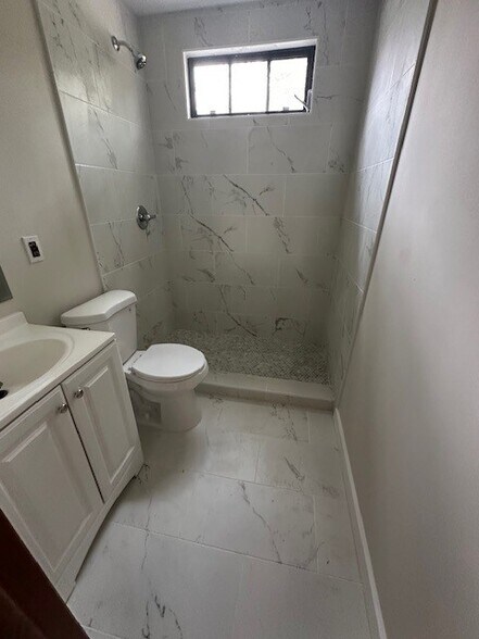 Building Photo - 2107 Secoffee St