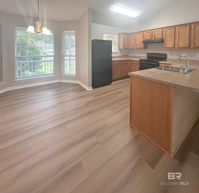 Building Photo - 11730 Madrone Ln