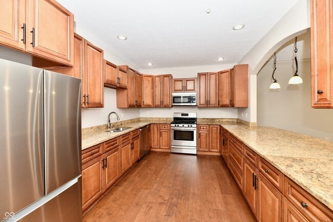 Building Photo - 8555 One W Dr