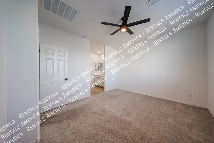 Building Photo - 5528 W McNeil St