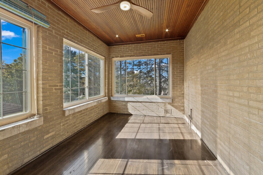 +1 Bedroom 4/sun/office - 7131 W Altgeld St