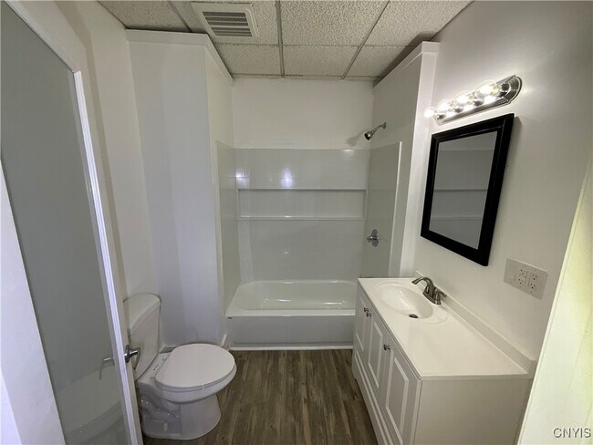 Building Photo - 127 Winslow St