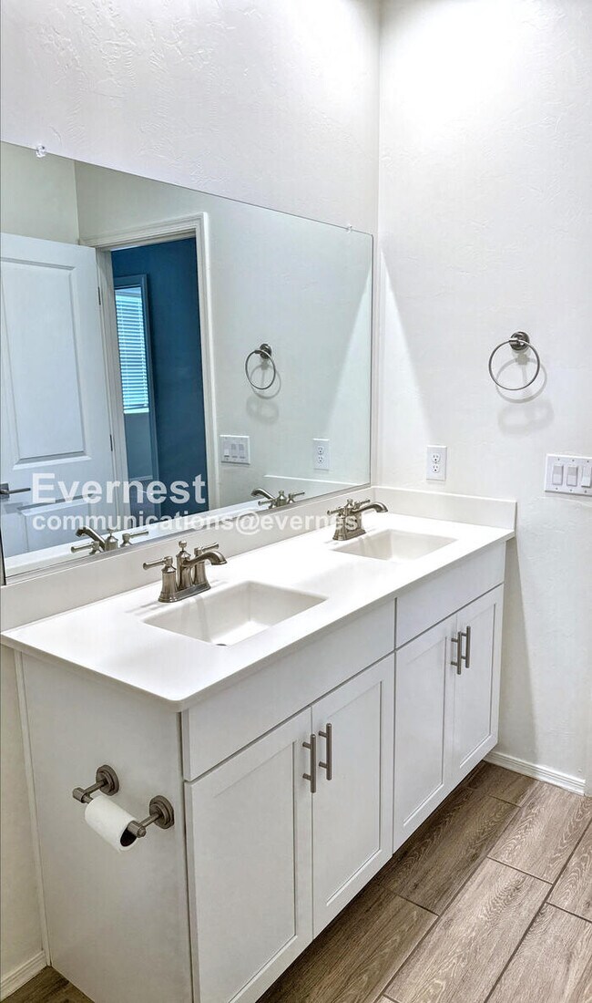 Building Photo - 10667 W Filbert St