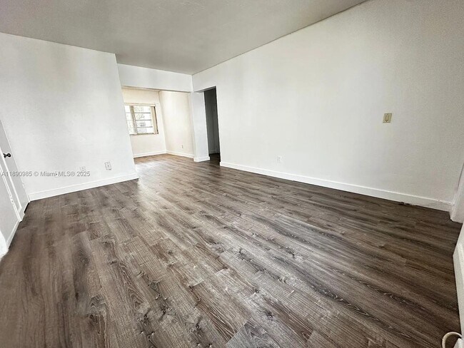Building Photo - 4172 Chase Ave