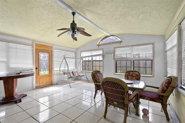 Building Photo - 602 Field Run Ct