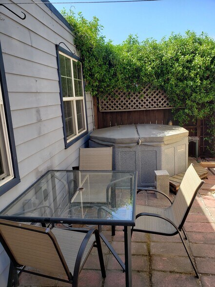 hot tub - 1077 12th Street