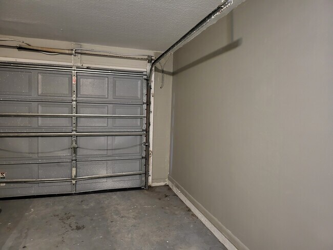 Building Photo - E9th