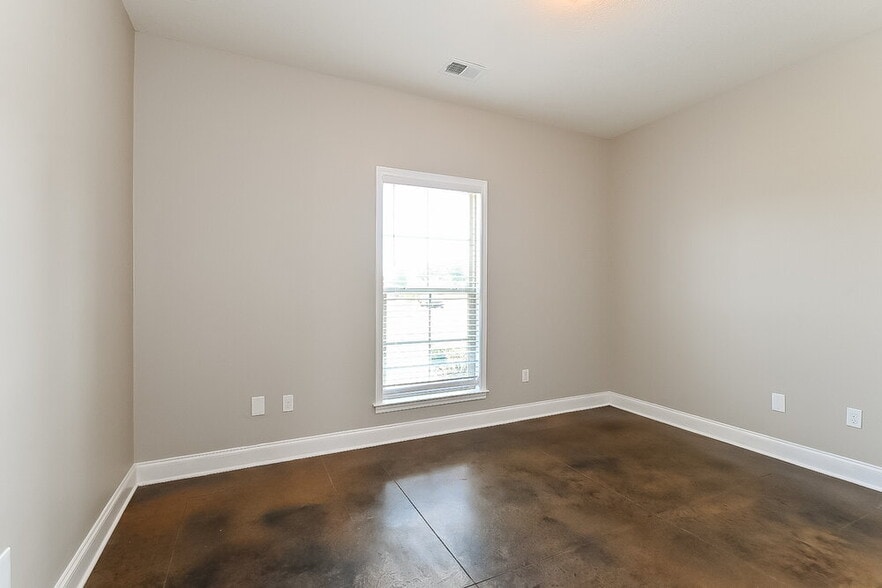 Building Photo - 3475 Avis Ln