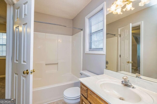 Building Photo - 14 Hiram Dr